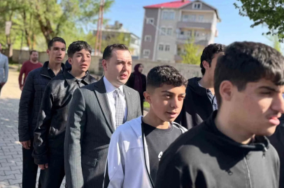 Kaymakam Güney, haftaya öğrencilerle başladı
