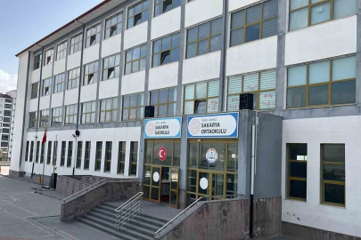 Niğde’de 27 öğrenci yedikleri yemekten rahatsızlandı
