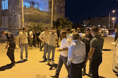 Ev sahibi ile kiracı arasında bıçaklı, sopalı, taşlı kavga: 11 yaralı
