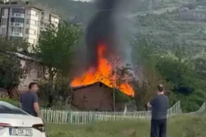 Kocaeli’de tek katlı ev alevlere teslim oldu
