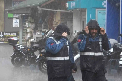 Bolu’da kuvvetli sağanak hayatı olumsuz etkiledi
