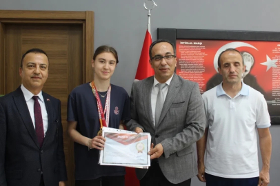 Makedonya’da altın madalya kazanan öğrenciden Türkiye şampiyonluğu
