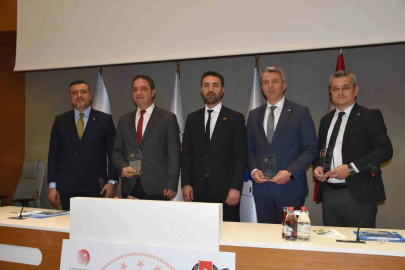 Başkan Aydın’dan yerel medya için kritik uyarı:
