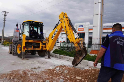 Menteşe’de içme suyu şebeke hatları yenileniyor
