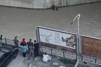 Artvin’de dereye düşen çocuk vatandaşların müdahalesiyle kurtarıldı
