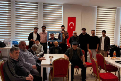 Üniversite öğrencilerinden huzurevinde gönüllere dokunan proje
