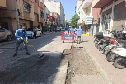 Akdeniz’de yol ve kaldırımlar yenileniyor
