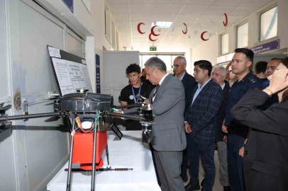 Aksu Uçak Bakım Lisesi’nde bilim fuarı açıldı
