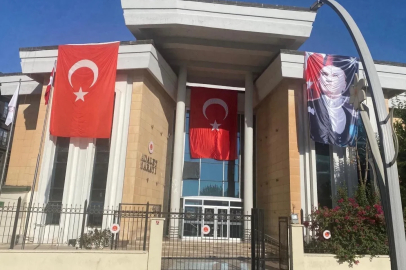 Cizre’de kargo aracı ile gümrük kaçağı mal sevkiyatına polis engeli: 2 tutuklama
