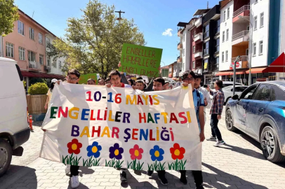 Hisarcık Şehitler Ortaokulu’nda Bahar Şenliği
