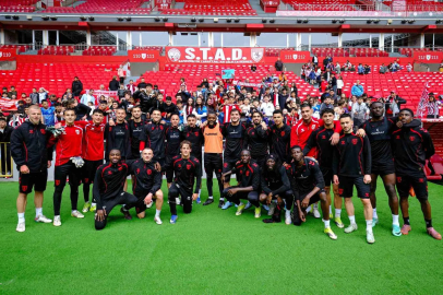 Samsunspor, Göztepe hazırlıklarını çocuk taraftarların desteğiyle tamamladı
