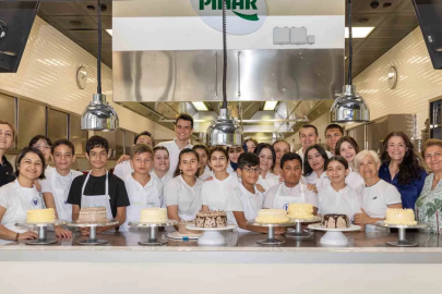 Gastronomi öğrencileri ve işitme engelli gençler mutfakta buluştu
