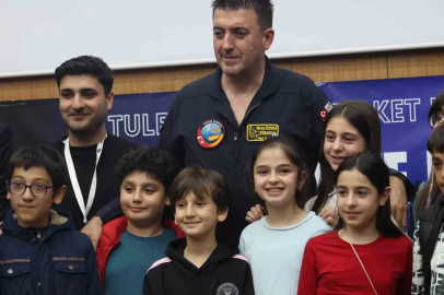 TUSAŞ Baş Test Pilotu Murat Özpala Erzurum’da gençlerle buluştu: "Hayallerimi kitaba dönüştürüyorum"
