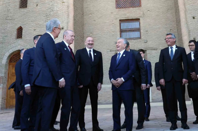 Cumhurbaşkanı Erdoğan Türkistan’da kültürel geziye katıldı
