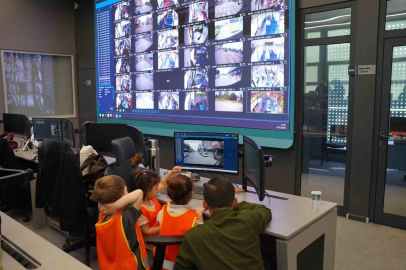 Minikler trafik güvenliğini yerinde öğrendi
