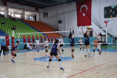 Elazığ’da Yıldız Kızlar Voleybol Türkiye Yarı Finalleri tamamlandı
