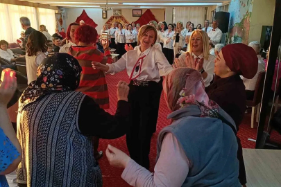 Huzurevi sakinlerini duygulandıran konser
