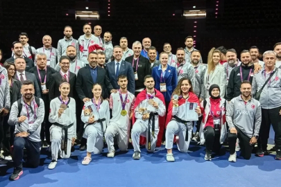Bakan Bak’tan milli taekwondocular için tebrik
