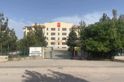 Okulda kalp krizi geçiren lise öğrencisi hayatını kaybetti

