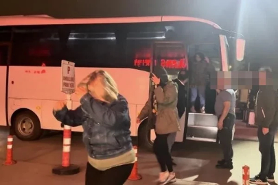 Tepebaşı Belediyesi‘ne yönelik operasyonda gözaltında şüpheler sağlık kontrolünden geçirildi

