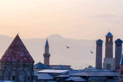 Belgeler konuştu: Erzurum, İzmir’in acısını yüreğinde hissetmiş
