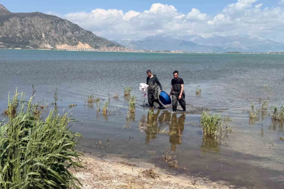 Eğirdir Gölü’nde 100 metrelik yasa dışı ağ ele geçirildi
