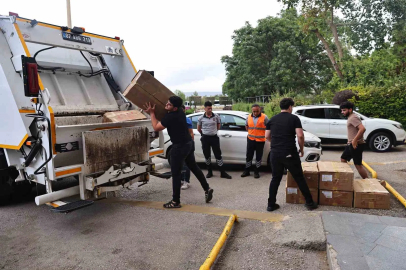 Otobüsle usulsüz taşınan yaklaşık 1 ton yoğurt Antalya otogarında imha edildi
