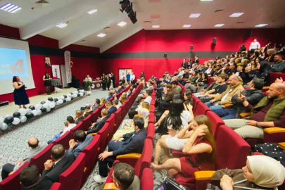 İletişim öğrencileri sektör temsilcileriyle buluştu
