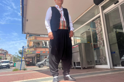 30 metrekarelik atölyede 36 yıldır Alanya şalvarını dünyaya tanıtıyor
