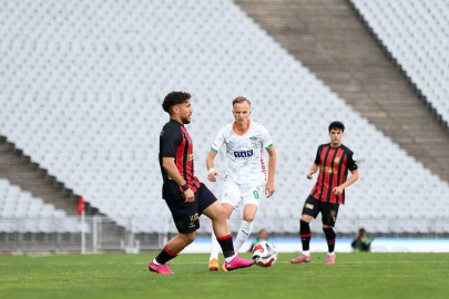 Trendyol Süper Lig: Fatih Karagümrük: 0 - Corendon Alanyaspor: 0 (Maç devam ediyor)
