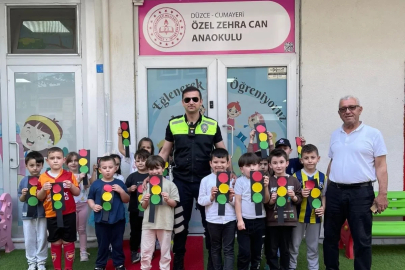 Minik öğrenciler eğlenerek öğreniyor
