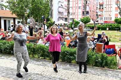 Yaşlı evlerinde bahar şenliği
