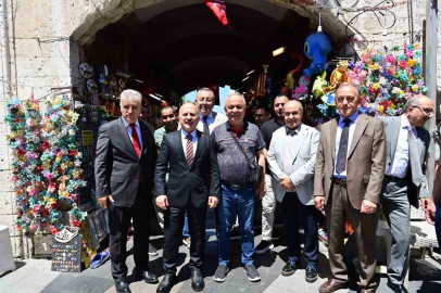 KUTO Başkanı Akdoğan, Vali Varol’a Kuşadası’nda eşlik etti
