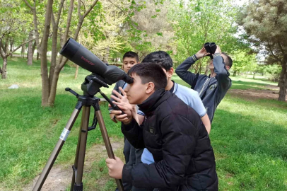 Iğdır’da "Doğa Öncüleri Projesi" kapsamında öğrencilere doğa ve kuş eğitimi
