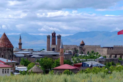 Erzurum türküleri zengin bilgiler içeriyor
