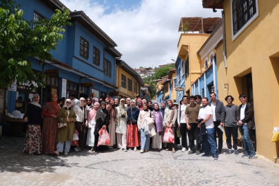 Üniversite öğrencilerinden Buldan’a kültür çıkarması
