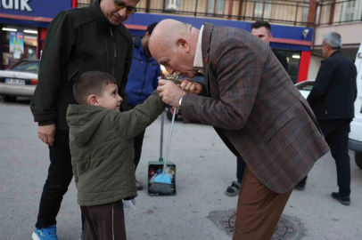 Başkan Sekmen; "En büyük mutluluğumuz hemşehrilerimizin duasını almak"
