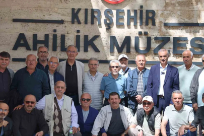 ERÜ İlahiyat Fakültesi 1985 mezunları Kırşehir’de buluştu
