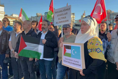 Çanakkale’de Sumud Filosu’ndaki aktivistlere destek gösterisi
