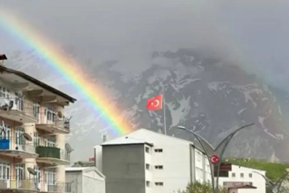 Hakkari’de yağış sonrası gökkuşağı güzelliği
