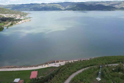 Almus Barajı’ndaki ada, yağışlarla birlikte sular altında kaldı
