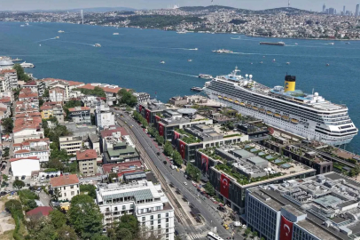 İstanbul’da 19 Mayıs coşkusu, Boğaz’la bütünleşen bayrak manzarası görsel şölen sundu
