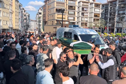 Motosiklet kazasında hayatını kaybeden sanatçı son yolculuğuna uğurlandı
