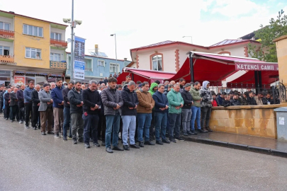 Motosiklet kazasında hayatını kaybeden genç son yolculuğuna uğurlandı
