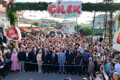 Çilek tadında festival, milyonu aşkın misafir ağırladı
