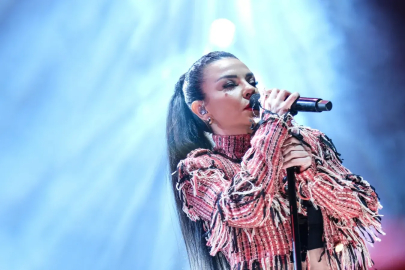 Fatma Turgut Gebze EnFest Sahnesinde: 19 Mayıs’a Özel Büyük Coşku