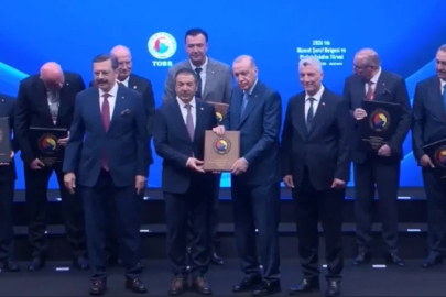 Cumhurbaşkanı Erdoğan’dan DTO Başkanı Erdoğan’a ‘Hizmet Şeref’ plaketi
