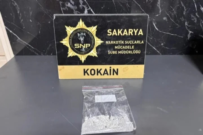 Polis ekiplerinin durdurduğu araçtan kokain çıktı: Sürücü tutuklandı
