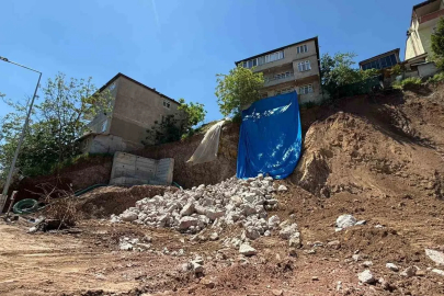 İzmit’te temel kazısı 56 kişiyi evinden etti

