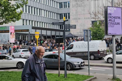 Belçika’da greve giden öğretmenler okullara barikat kurdu
